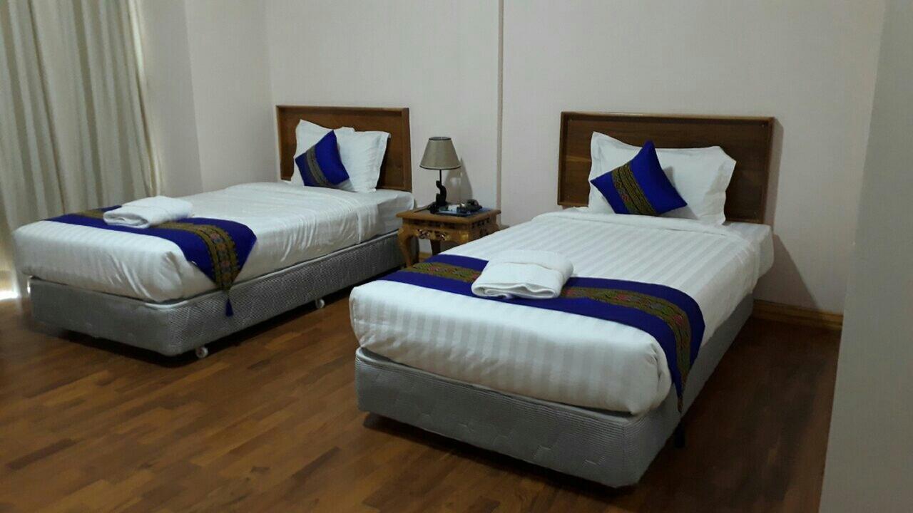 Famous Hotel Loikaw Ngoại thất bức ảnh