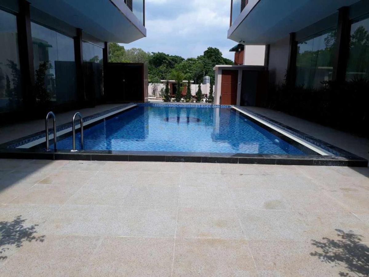 Famous Hotel Loikaw Ngoại thất bức ảnh